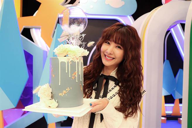 安心亞錄影當天驚喜慶生。 （中天綜合台提供）