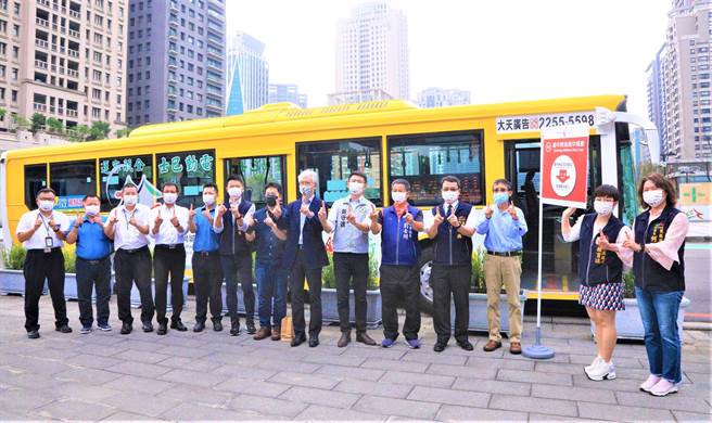 台中市第1条「台湾好行」观光公车17日正式上路，创台湾好行成军11年来的台中首发。（卢金足摄） 