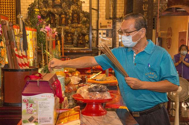 桃园市三级古蹟寿山巖观音寺请安奉月老星君，选定17日举办安座大典。（庙方提供）