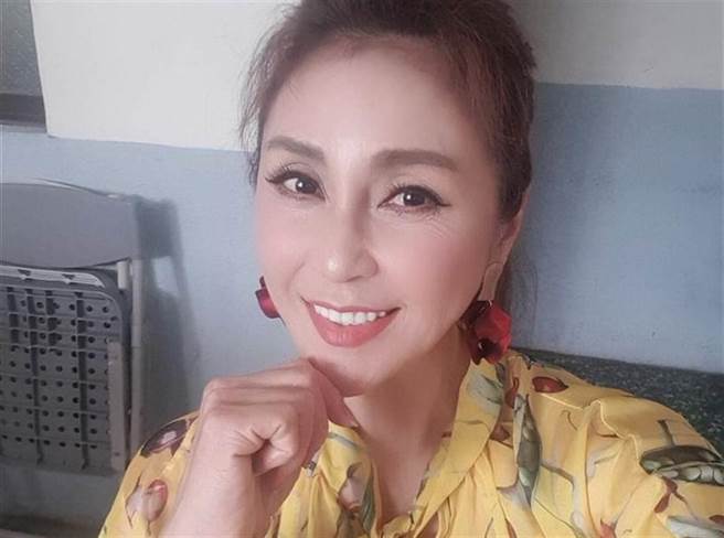 艺人梁佑南儿子经营餐酒馆 遭黑衣人砸店。(图/翻摄自梁佑南脸书)