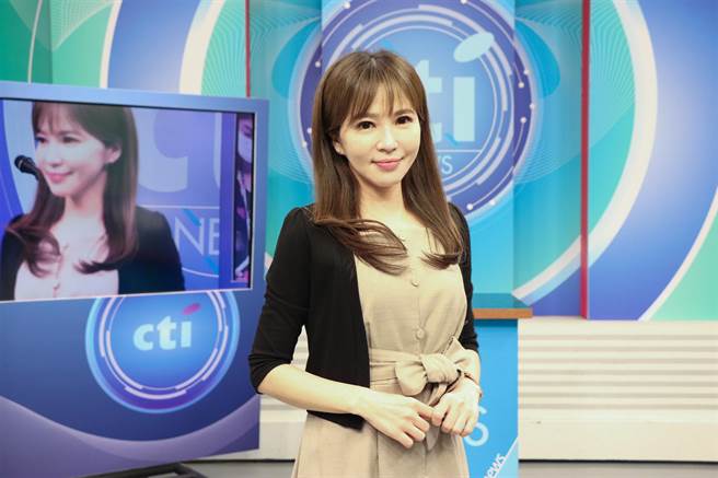 中天主播马千惠强调自己的立场就是两个字「公平」。(中天新闻提供)