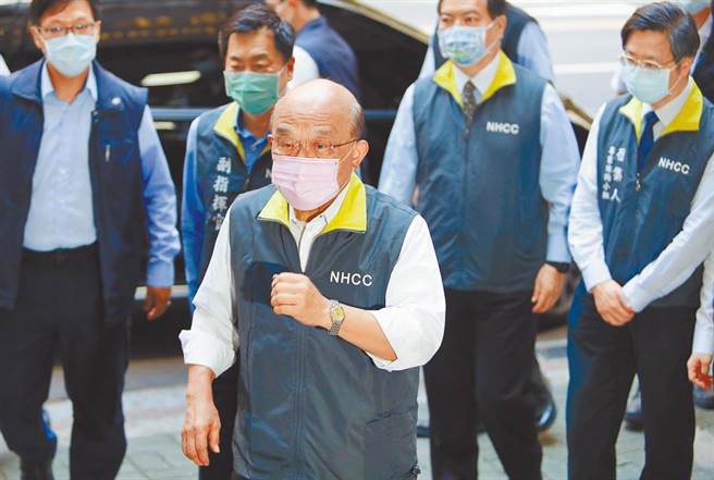 行政院长苏贞昌（前中）。（本报资料照片）