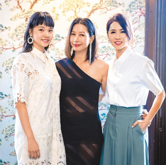 王真琳（左起）、丁寧、謝盈萱昨為新劇造勢。（公視提供）