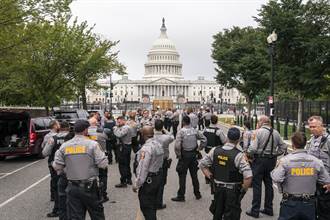 再遭暴力威脅 大量美警封鎖國會大廈