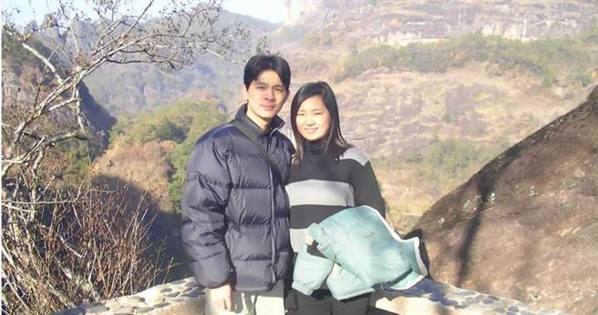 林运锺（左）婚后，在太太张艺玲（右）全力协助下，业绩吓吓叫，很快就当了上市公司业务主管。（图／当事人提供）