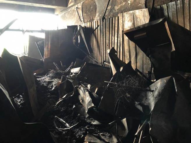 两把无情火烧光宏旺赖以为生的食品设备，打不倒的林运锺和张艺玲，又重新站起来。（图／当事人提供）