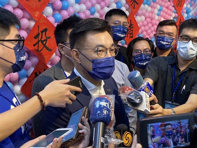 江启臣高屏政见发表会前受访。（石秀华摄）