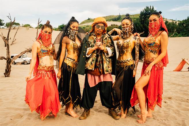 黄明志日前拍摄〈Hello Hater〉MV。（亚洲通文创提供）