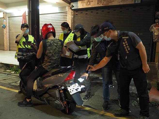 新店分局配合環保局實失聯合稽查。（警方提供）