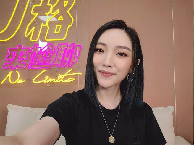 阎奕格的Podcast节目《J格来尬聊》。（华研国际提供）