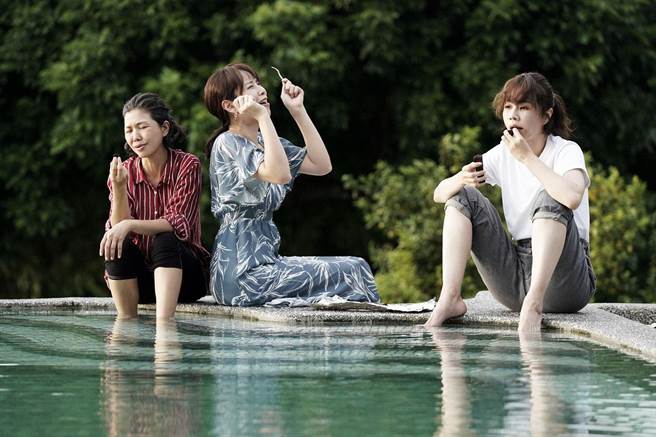 于子育、天心、谢盈萱剧中有段公路之旅。华视提供