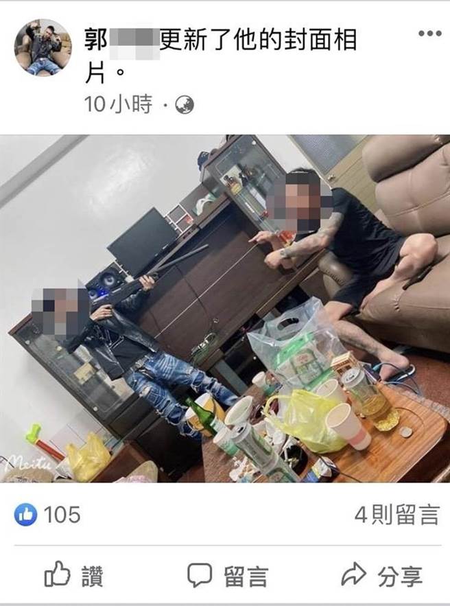郭男除了脸书上张贴呛声输赢的讯息，还PO上多张炫枪的照片。（读者提供／张毓翎台南传真）