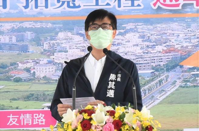 高雄市长陈其迈19日批大陆无预警停止莲雾输陆，是打击所有勤奋的台湾农民。（本报资料照片／林瑞益高雄传真）