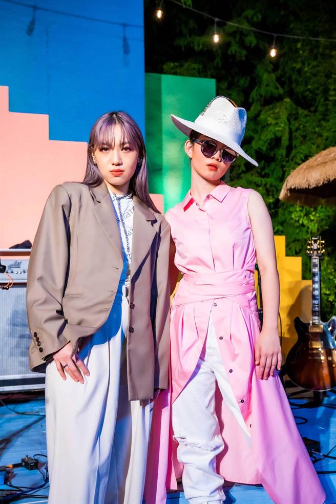 張牧喬與？te壞特相見歡。（Lyn工作室提供）