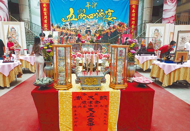 云林县北港镇「笨港五湖四海宴」，全台110名工艺师献艺。（张朝欣摄）