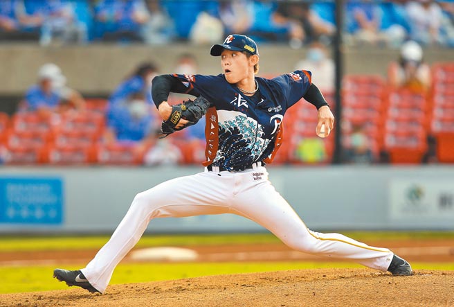 樂天桃猿陳冠宇回台後連續4場挨轟，1勝難求。（范揚光攝）