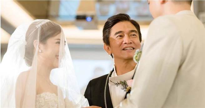 本月12日吴宗宪家有喜事，二女儿吴则含（Vivian）嫁给朱立伦外甥蒋丰蔚（Wilson）。（图／容易文创提供）