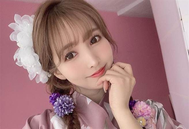 三上悠亚是许多老司机的D槽女神。(图/翻摄自三上悠亚IG)