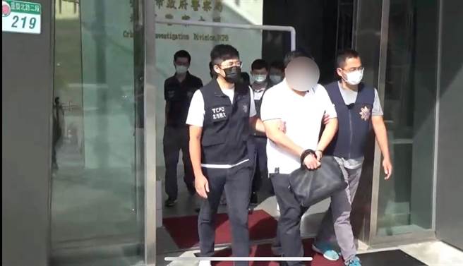 王姓主嫌以顧問公司佯稱要購買靈骨塔，實則詐騙被害人購買更多塔位從中圖利。（圖／警方提供）