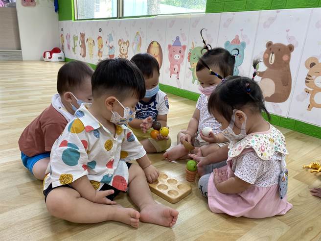 根據內政部資料顯示，2020年新生兒只有16.5萬，引發去年人口負成長。（示意圖，本報資料照）