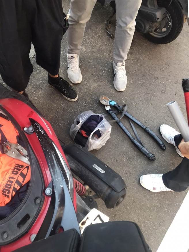 头份警分局逮获江嫌起出作案工具一批。（读者提供／谢明俊苗栗传真）