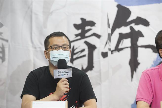 凤梨禁令尚未解除，中国大陆海关总署昨天又通知我释迦、莲雾检出介壳虫，今起禁止输入。国民党革命实践研究院长罗智强痛批，是政治让释迦莲雾遭受无法输入中国的罪。（资料照，杜宜谙摄）