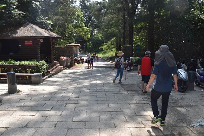 竹南假日之森也适合自行车游览。（谢明俊摄）