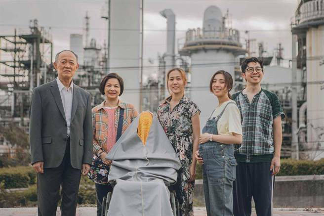 《講話沒有在聽》金士傑（左起）、楊貴媚、張詩盈、梁舒涵、竺定誼。（高雄電影節提供）