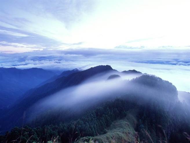 一对男女19日凌晨攀登武陵四秀受困雨中，目前已遇山友将一同下山。（摘自雪霸国家公园网站）