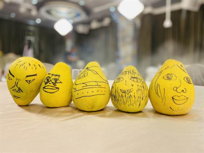 演员画柚子成品。（TVBS提供）