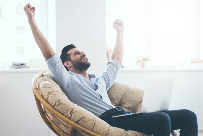 生肖屬馬、豬、兔的人從10月起好運一路狂飆，可望獲得不少發大財的機會。（圖／Shutterstock）