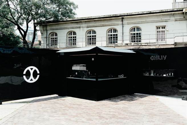 九份黑色时尚咖啡馆「CHLIV Jiufen」于华山开设快闪店。（CHLIV Jiufen提供）