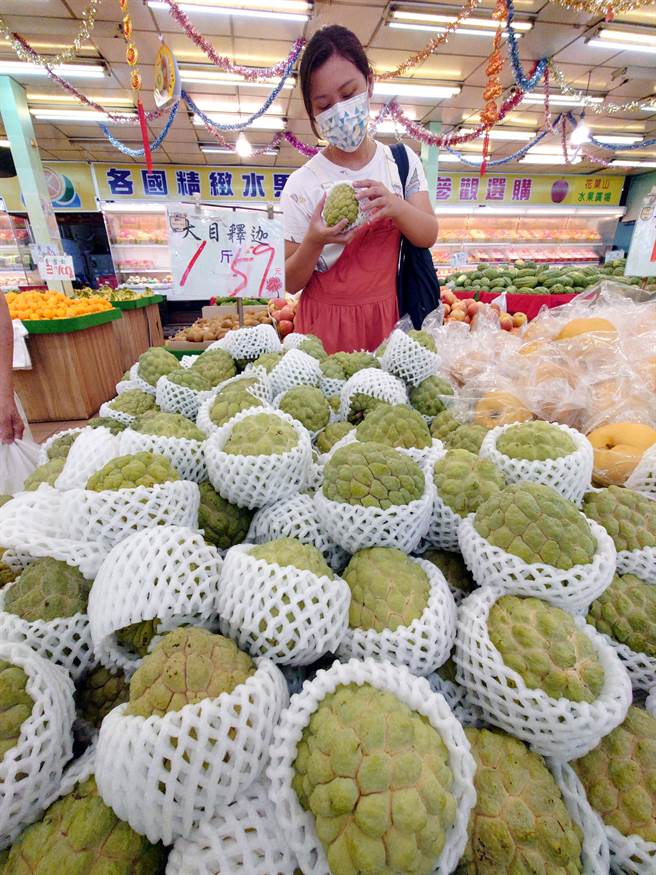 莲雾、释迦销陆受阻 刘大年：政府应协助农民转单。（报系资料照）