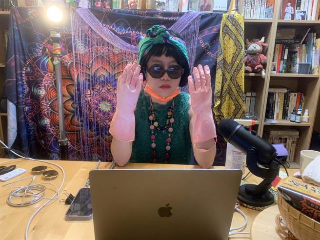 阮剧团和公视打造线上剧集《你嘛好啊！！》，重现疫情间在家工作的状态。（阮剧团提供）