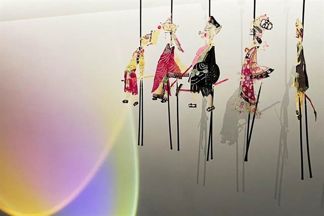 nest巢家居x Loopeco 生活美學雜貨，彩謐,日常粼粼的光之舞」生活玻璃特展。（nest巢家居提供）