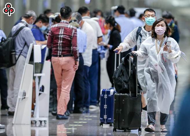 非洲猪瘟中央灾害应变中心今(21)日表示，即日起自海地入境旅客违规携带猪肉产品入境遭查获，第1次违规将裁罚20万元，第2次就开罚100万元；外来人士遭罚20万元未能缴清罚款者移送移民署当场拒绝其入境。（本报系资料照）