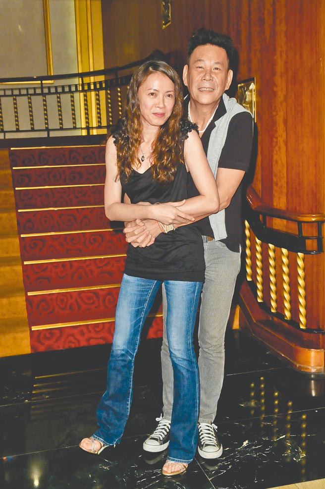 龍劭華（後）與柯淑勤有兄妹般好交情。（資料照片）