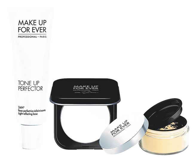 台茂购物中心中全新登场的MAKE UP FOR EVER，周年庆祭STEP1妆前蜜粉组，原价3650元，特价2450元。（台茂购物中心提供）