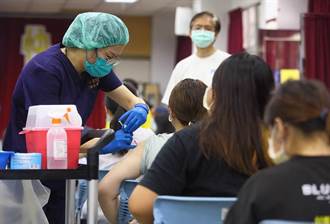 北市校園BNT首日施打 48人不適、648人請疫苗假