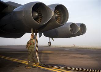 美國空軍本月將決定B-52轟炸機的新款引擎