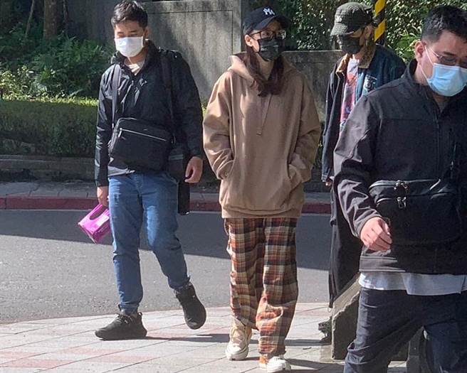 網紅「兔美」蔡依彤今年2月因施用毒品遭警方逮捕，訊後依法送辦。（圖／李文正翻攝）