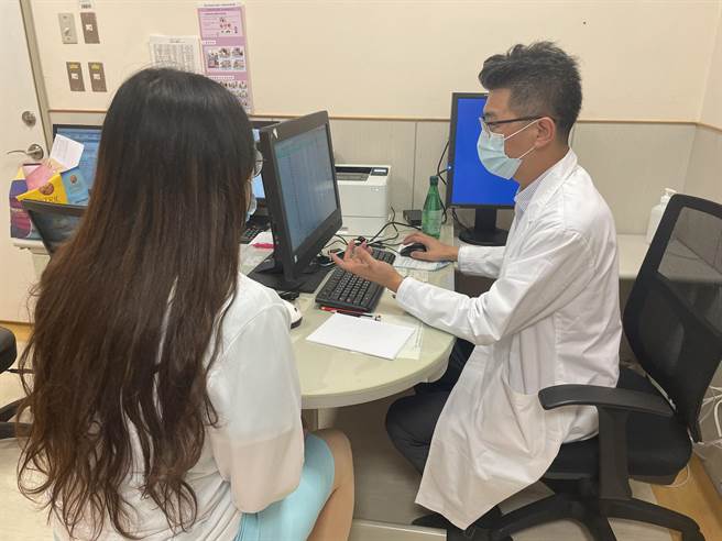 中国医药大学新竹附设医院推出一站式乳癌筛检，最快一周可得知结果，并获得完整治疗计画。（庄旻静摄）