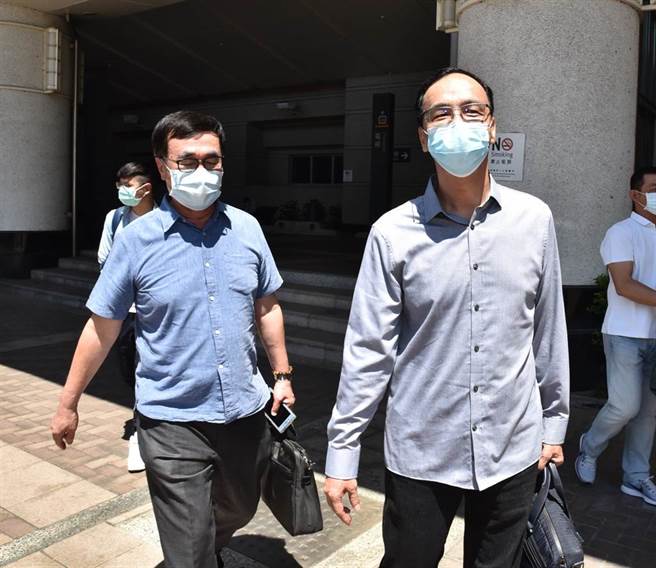 新北市前市长朱立伦（右）、高雄市前副市长李四川（左）。（图／本报系资料照）