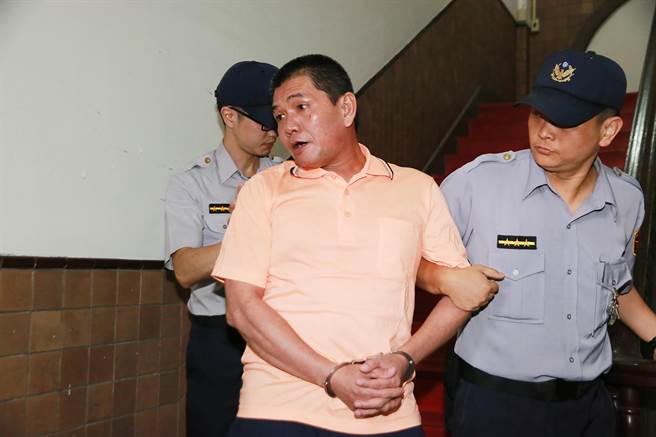 緬甸華僑李國輝4年前在新北市分租公寓潑汽油放火致9人死亡，一審、二審及更一審判死後遭撤銷，但今年4月台灣高等法院認定他罪大惡極、無可寬典仍判死刑，李男第4度遭判死不願上訴。(中央社)