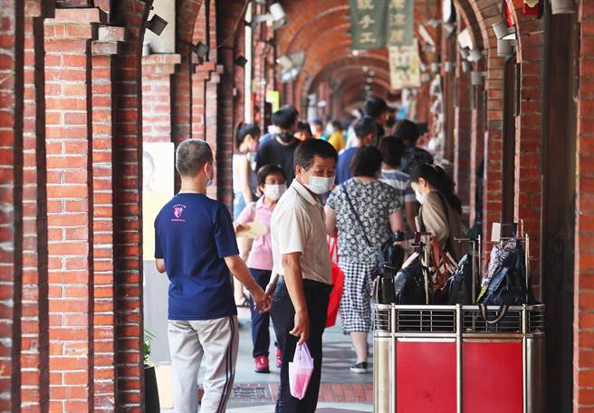 五倍券今起开放数位绑定。（示意图／报系资料照）