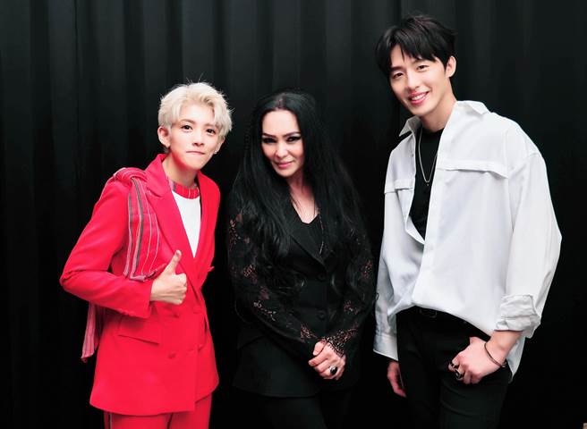 曾靜玟、潘越雲、黃昺翔出席「2021台灣原創流行音樂大獎」。(無限美好文創娛樂提供)