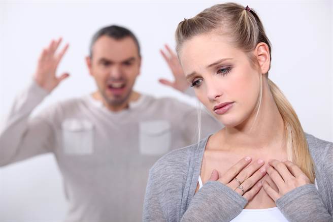 射手座、双鱼座、双子座的人天性花心，面对爱情总是三心二意。（图／Shutterstock）