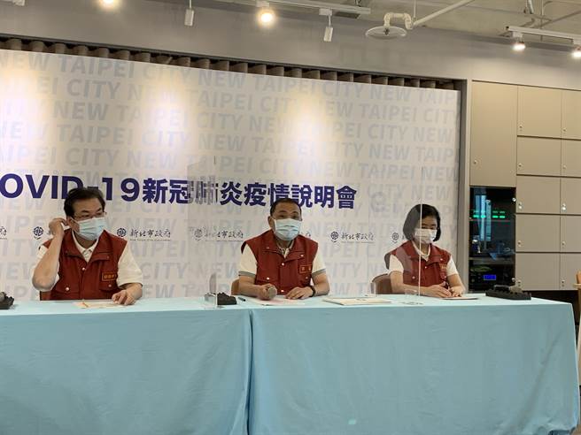 幼兒園群聚社區住戶解隔離前採驗 全數陰性。（葉德正攝）