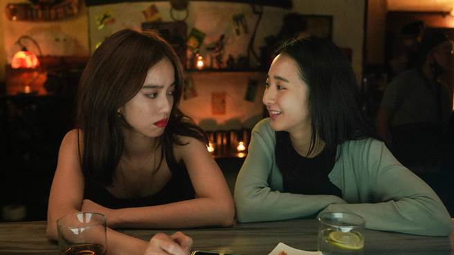 李沐（右）、陈庭妮电影结缘戏外成最萌身高差好友。（电影《青春弒恋》提供）