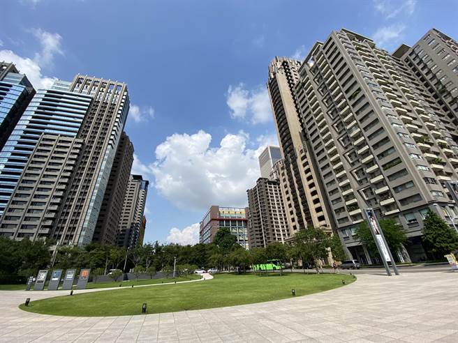 台中市928檔期推案量估算約有700億元，與去年相比增加45.8％。（盧金足攝）